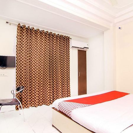 Oyo 14345 Hotel Panchsheel Varanasi Exterior foto