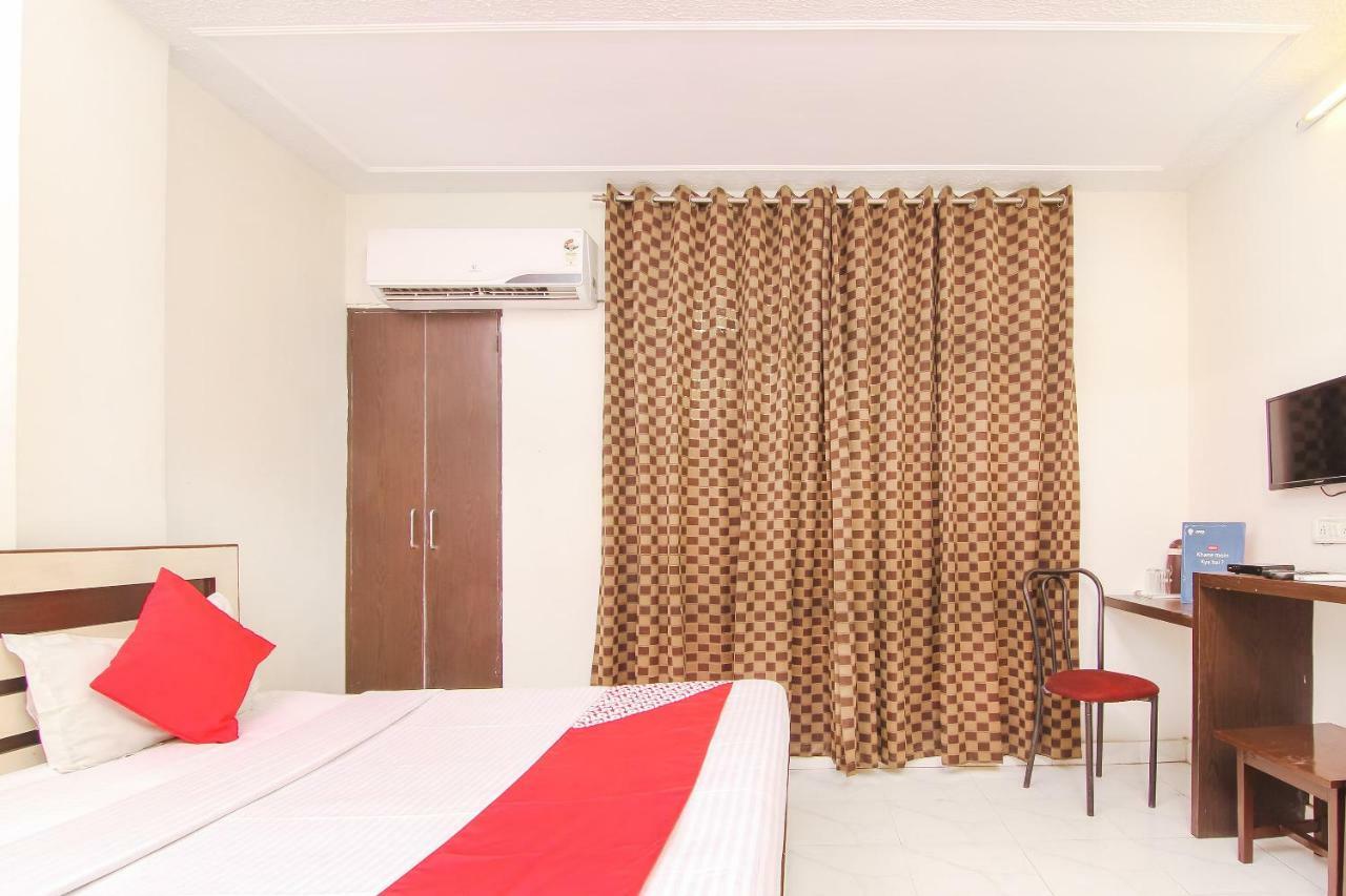 Oyo 14345 Hotel Panchsheel Varanasi Exterior foto
